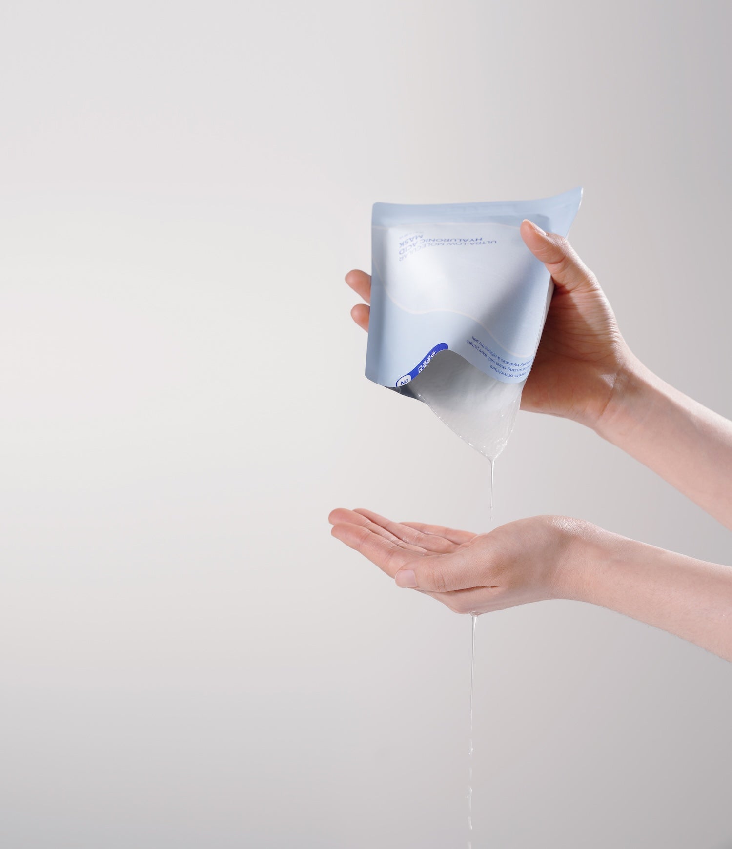[Isntree] Ultra-Low Molecular Hyaluronic Acid Mask 10ea - Glamful-Beauty.com