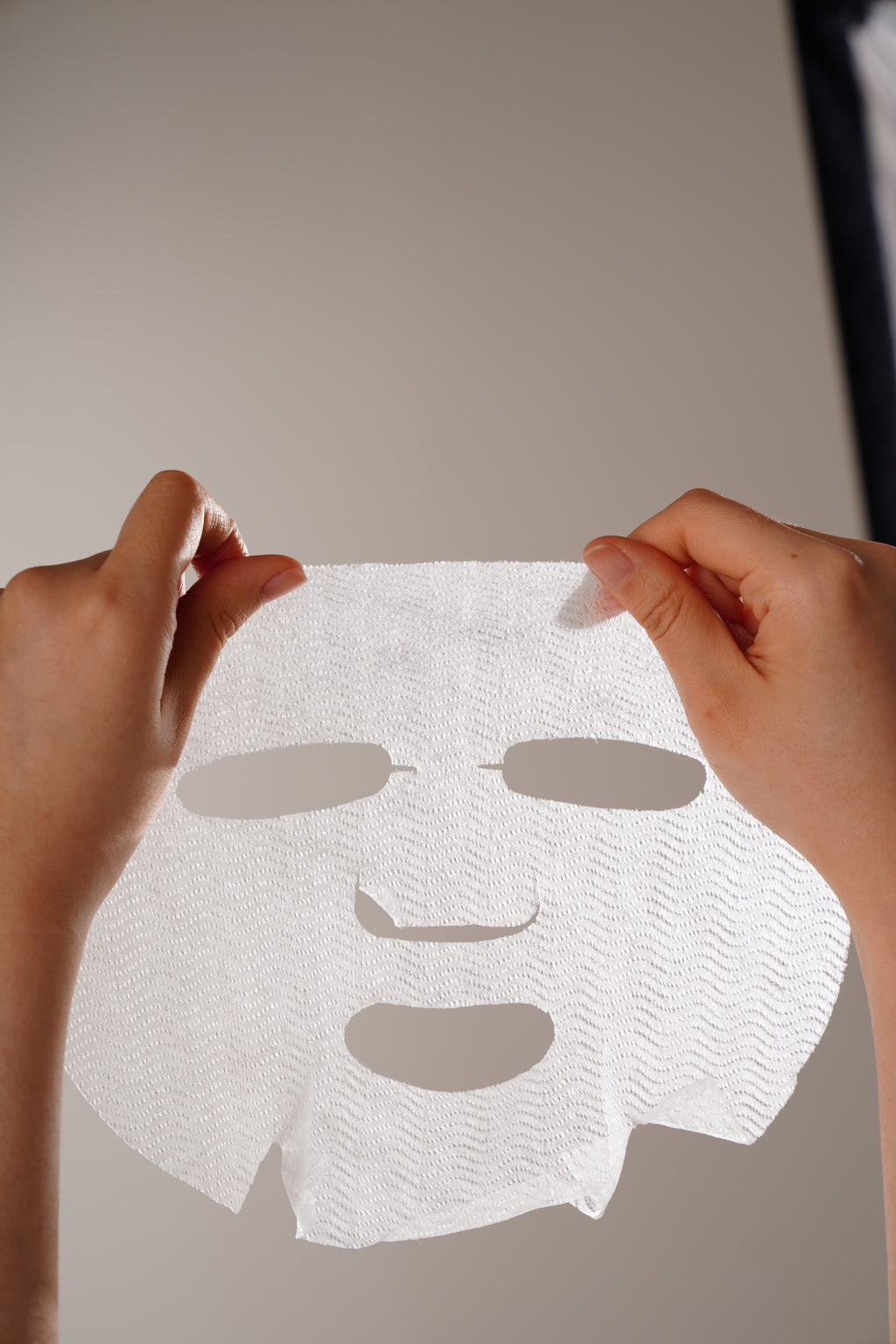 [Isntree] Ultra-Low Molecular Hyaluronic Acid Mask 10ea - Glamful-Beauty.com